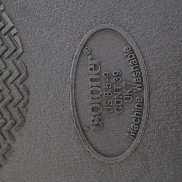 isotoner Slip-on Slippers - NWOT - Picture 3 of 7